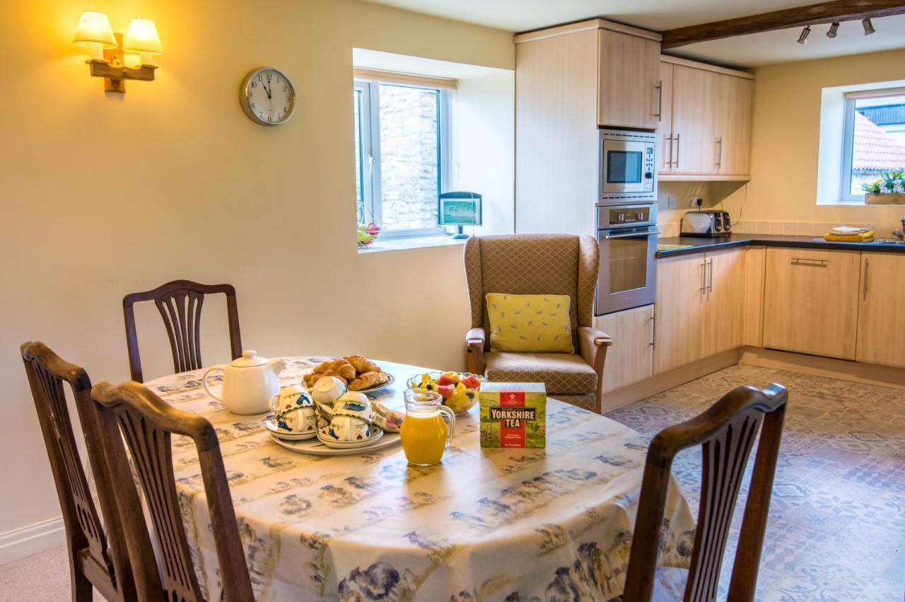 Valley View Farm Holiday Cottages Хелмсли Экстерьер фото